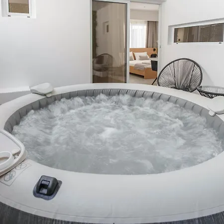 Apartment Kition Jacuzzi In Finikoudes *